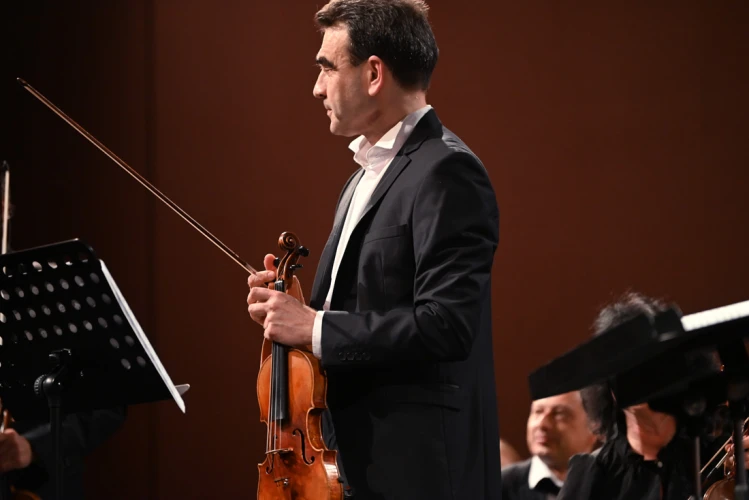 Симфоничен оркестър при ДО Варна  - Диригент Павел Балев  6